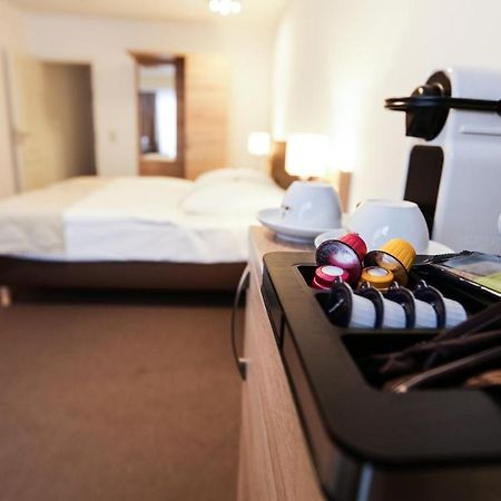 Hotel Waldhalle メルン エクステリア 写真
