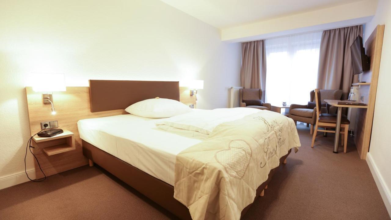 Hotel Waldhalle メルン エクステリア 写真