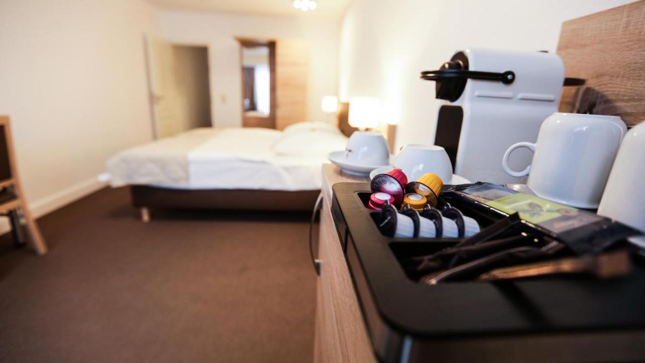 Hotel Waldhalle メルン エクステリア 写真