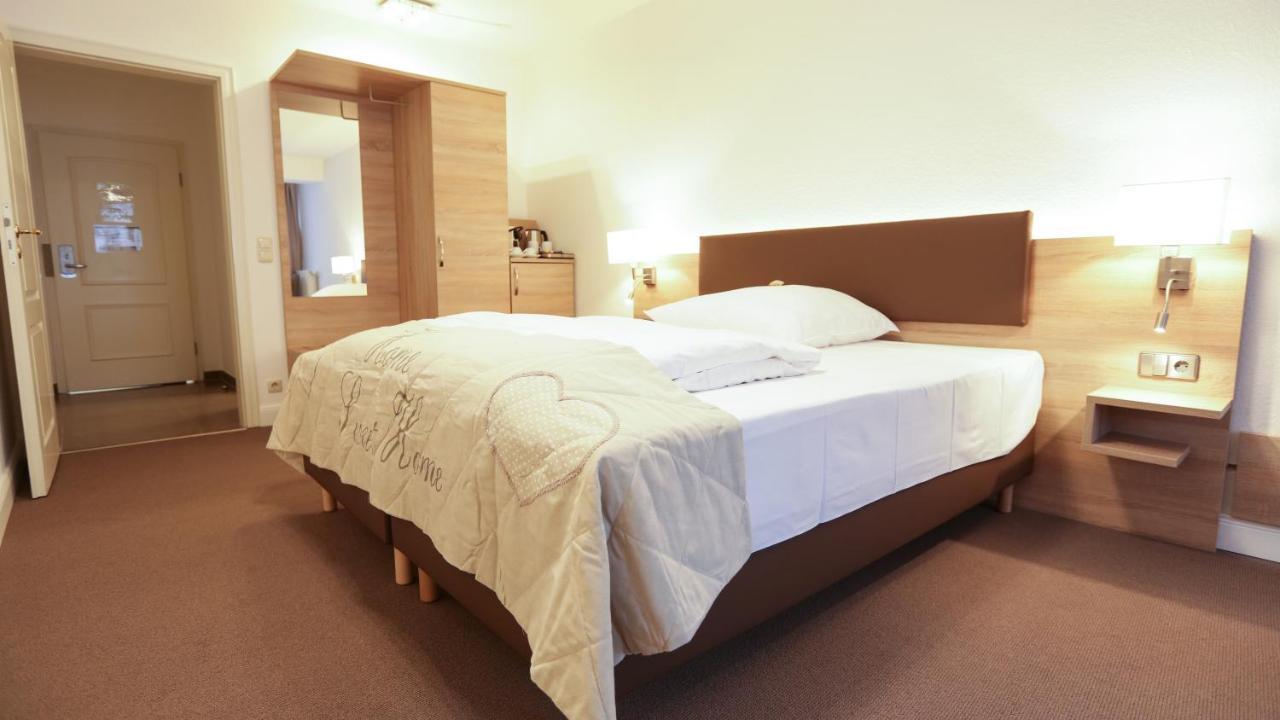 Hotel Waldhalle メルン エクステリア 写真