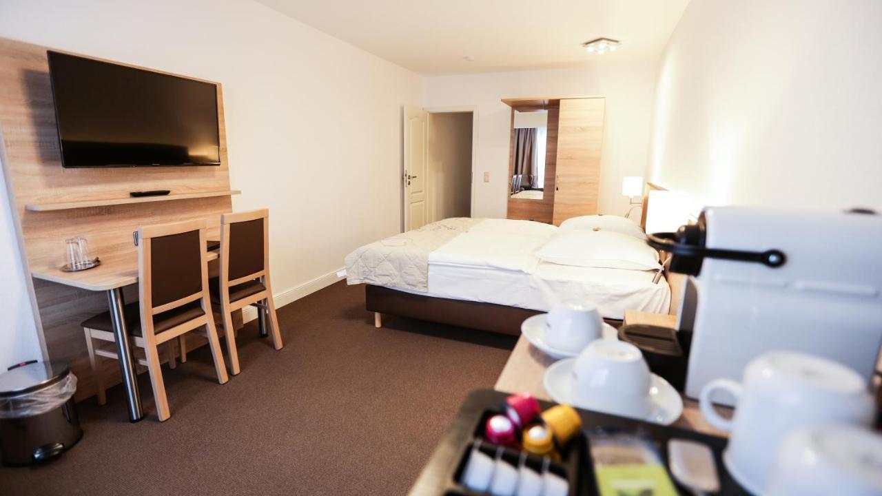 Hotel Waldhalle メルン エクステリア 写真