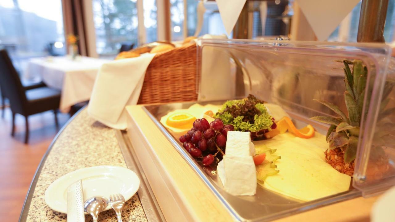 Hotel Waldhalle メルン エクステリア 写真