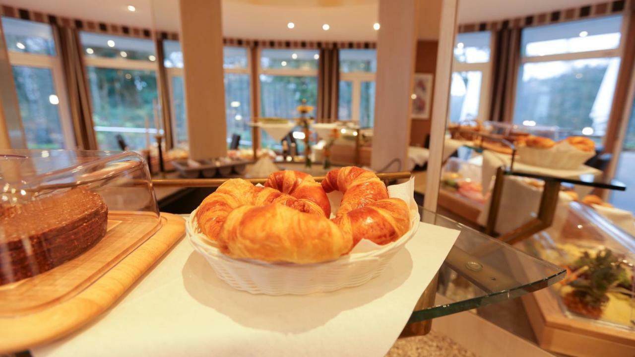 Hotel Waldhalle メルン エクステリア 写真